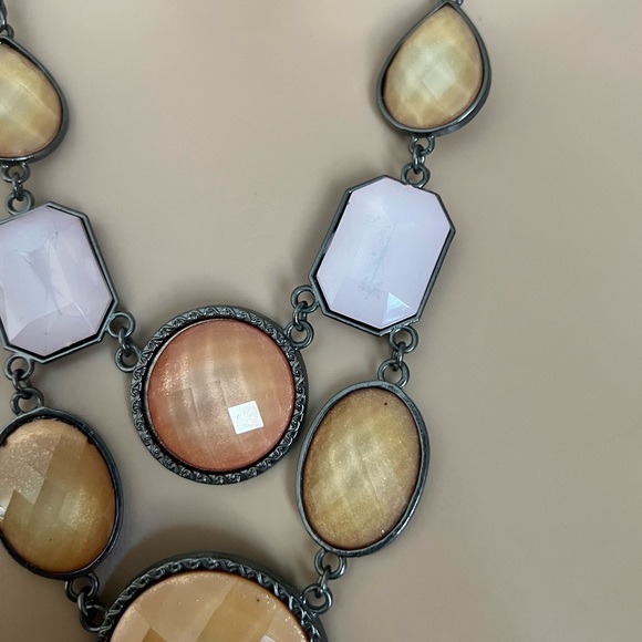 Costume Jewelry ‘Gem’ Necklace - Picture 4 of 10